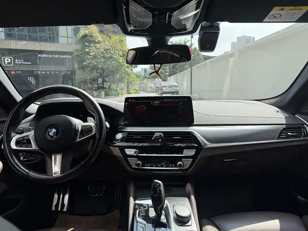 BMW 5 Series (Import) — фото 17