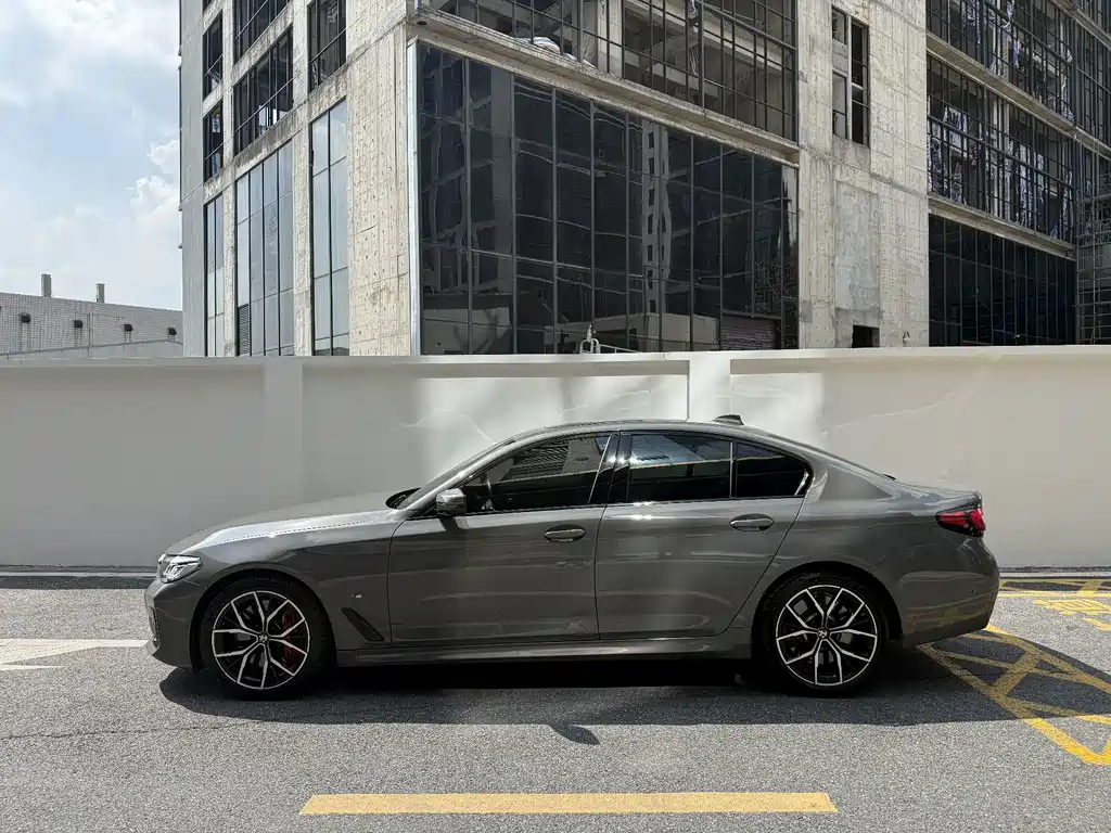 BMW 5 Series (Import) — фото 3