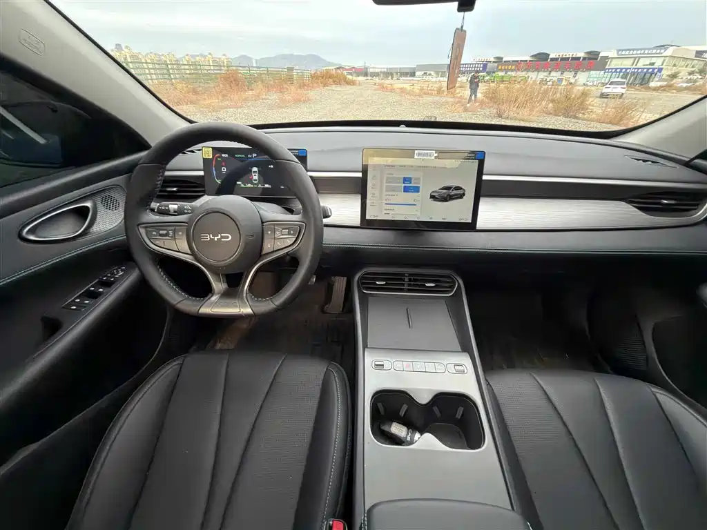 BYD Seal 05 DM-i — фото 9