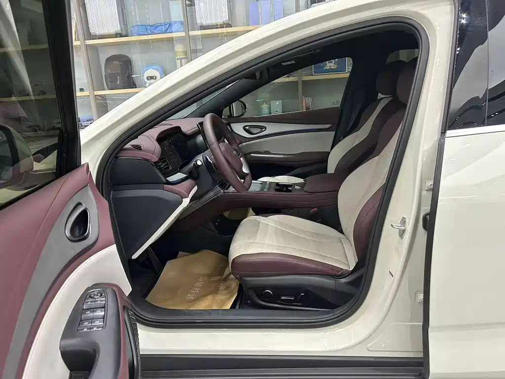 BYD Seal 07 DM-i — фото 3