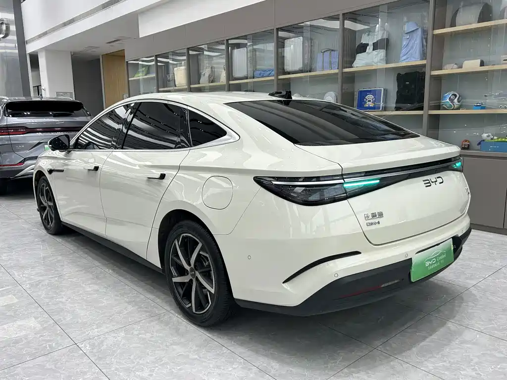 BYD Seal 07 DM-i — фото 7