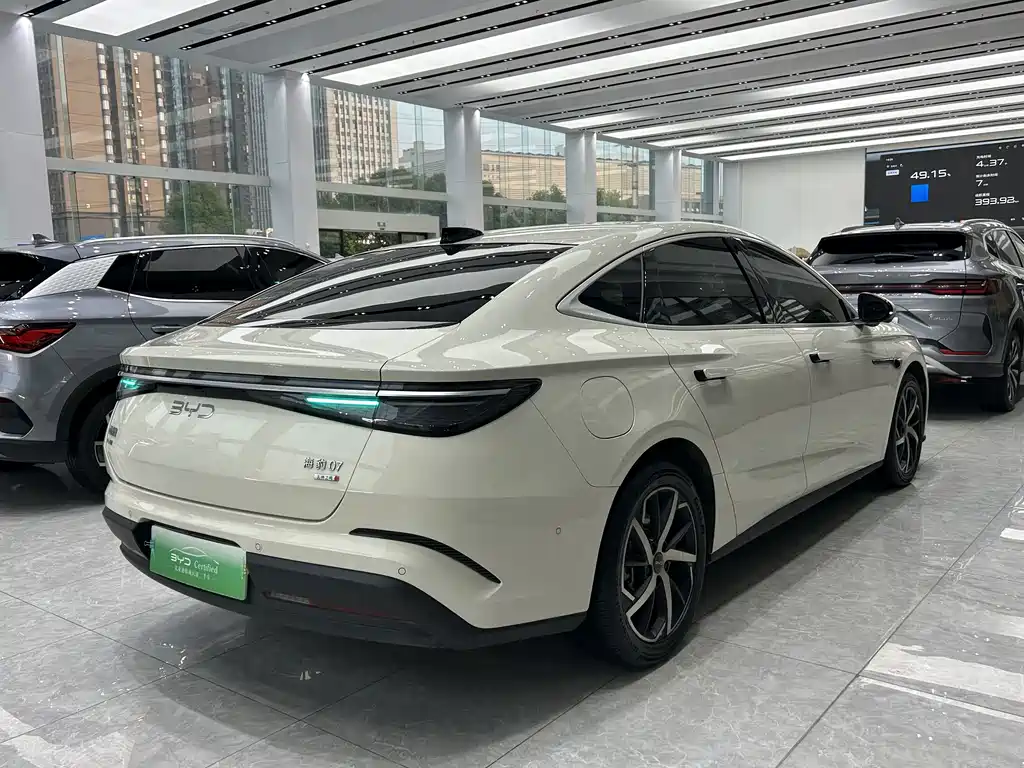 BYD Seal 07 DM-i — фото 9