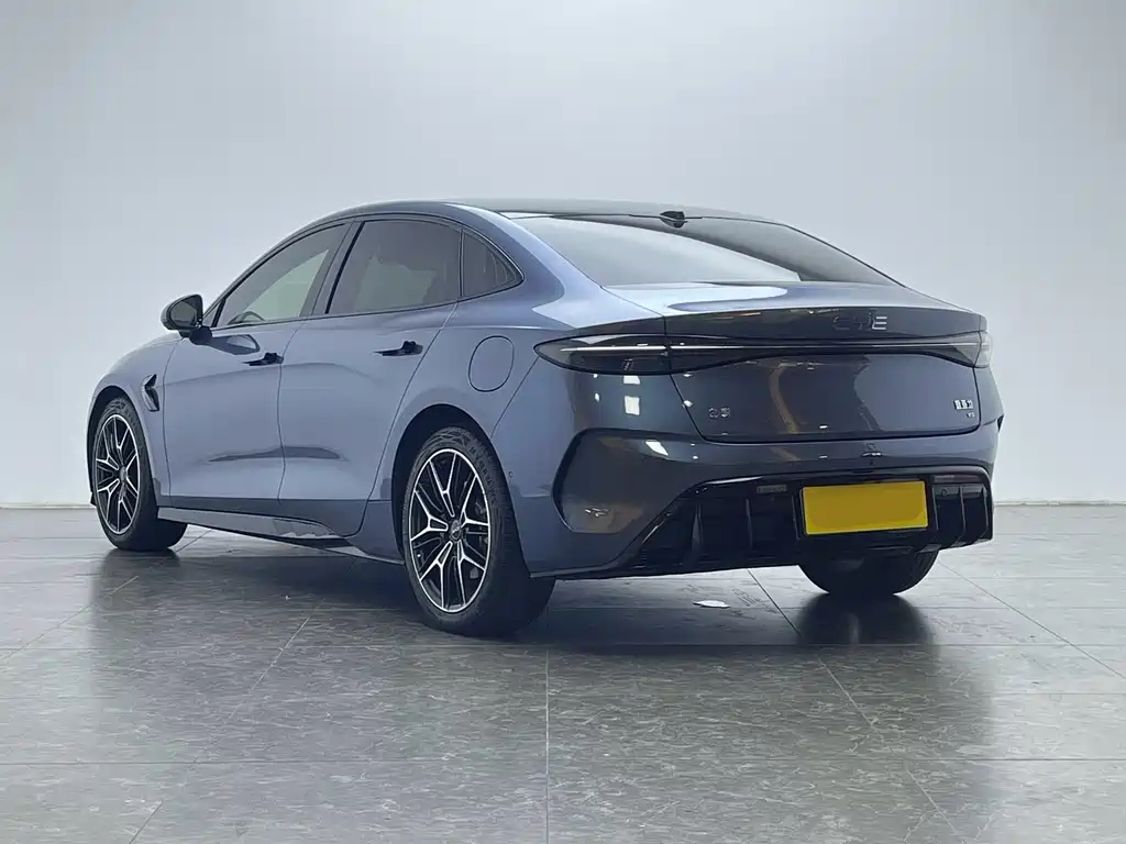 BYD Seal — фото 21