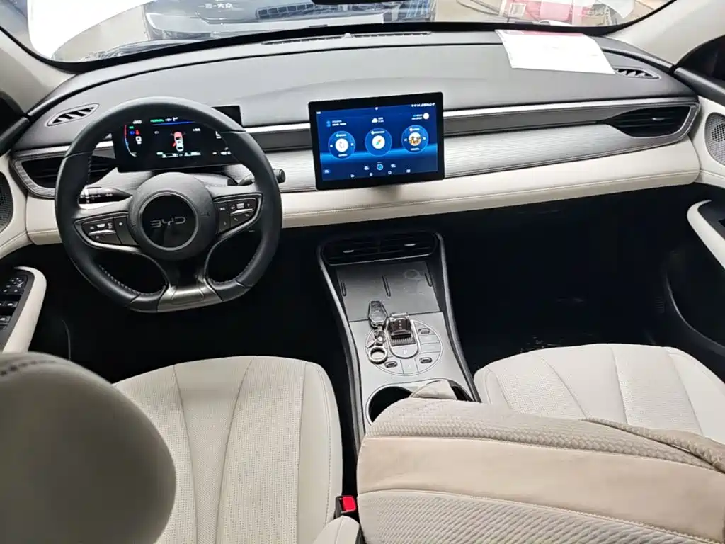 BYD Seal 05 DM-i — фото 9
