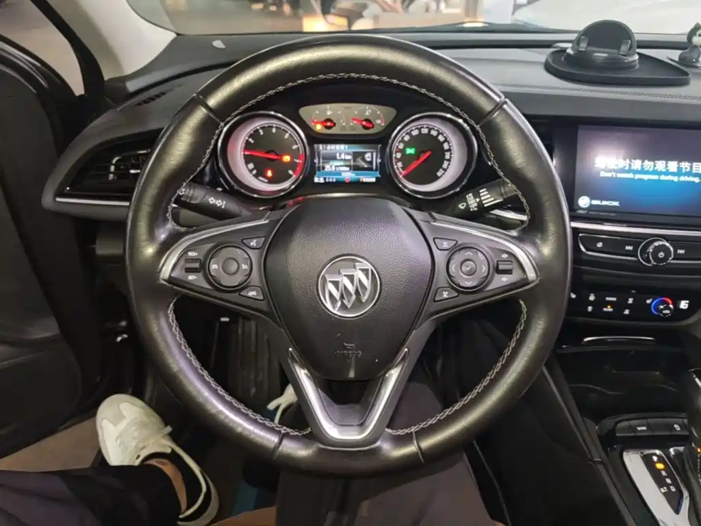 Buick Regal — фото 10