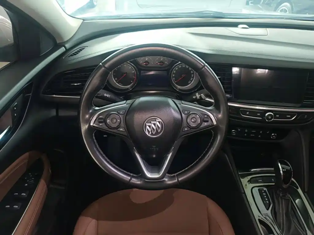 Buick Regal — фото 10