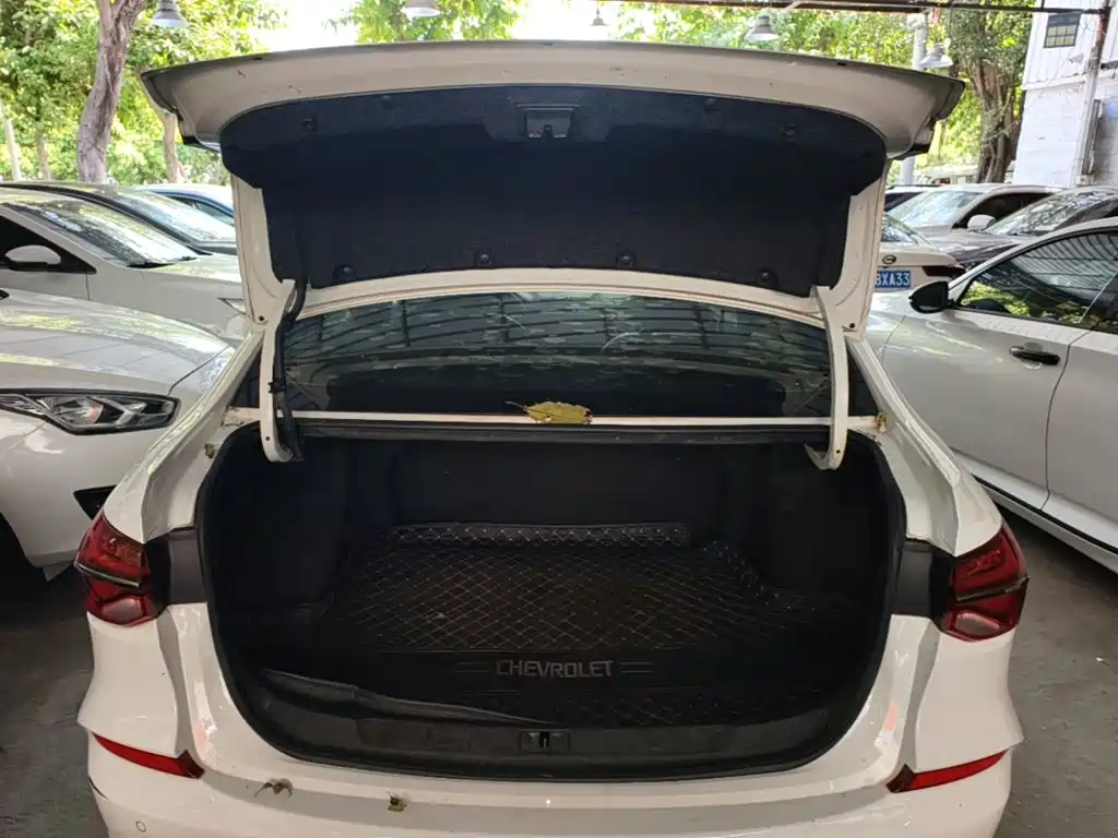 Chevrolet Monza — фото 18