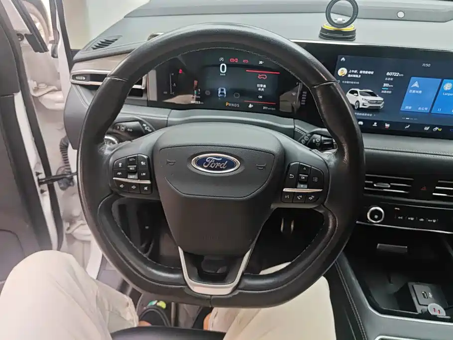 Ford Edge — фото 15