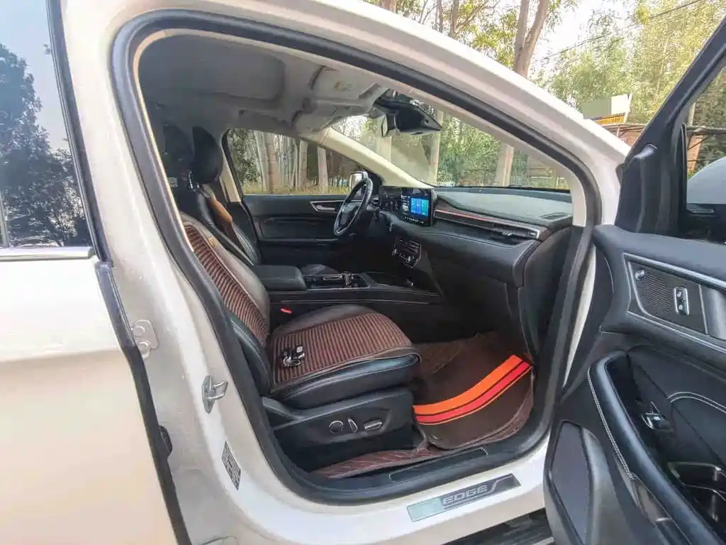 Ford Edge — фото 4