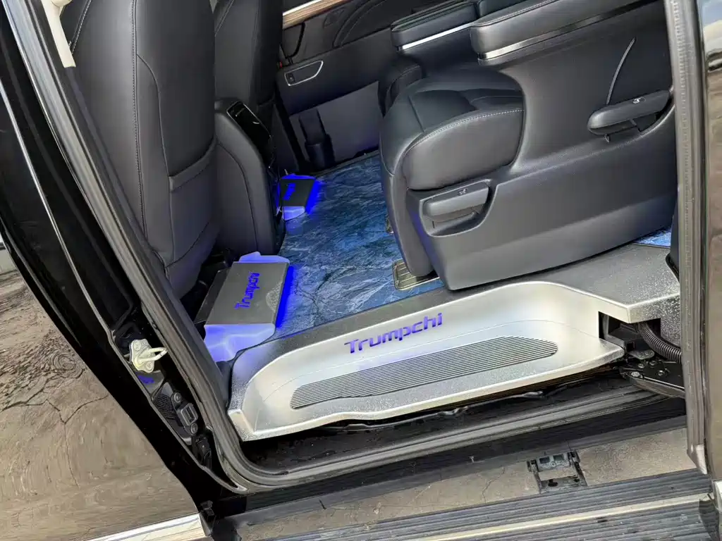 GAC Motor Trumpchi M8 — фото 8