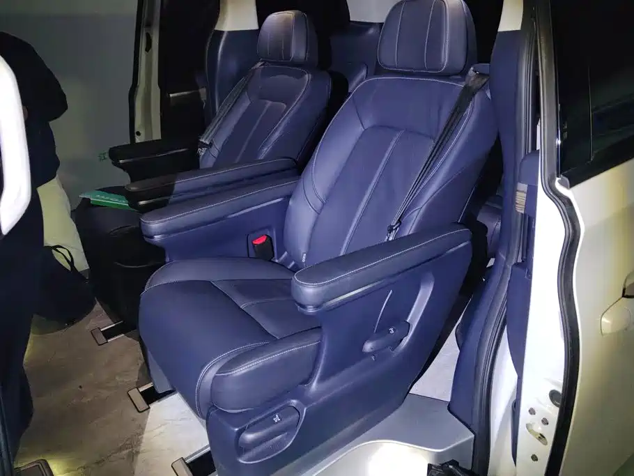 GAC Motor Trumpchi M8 — фото 11