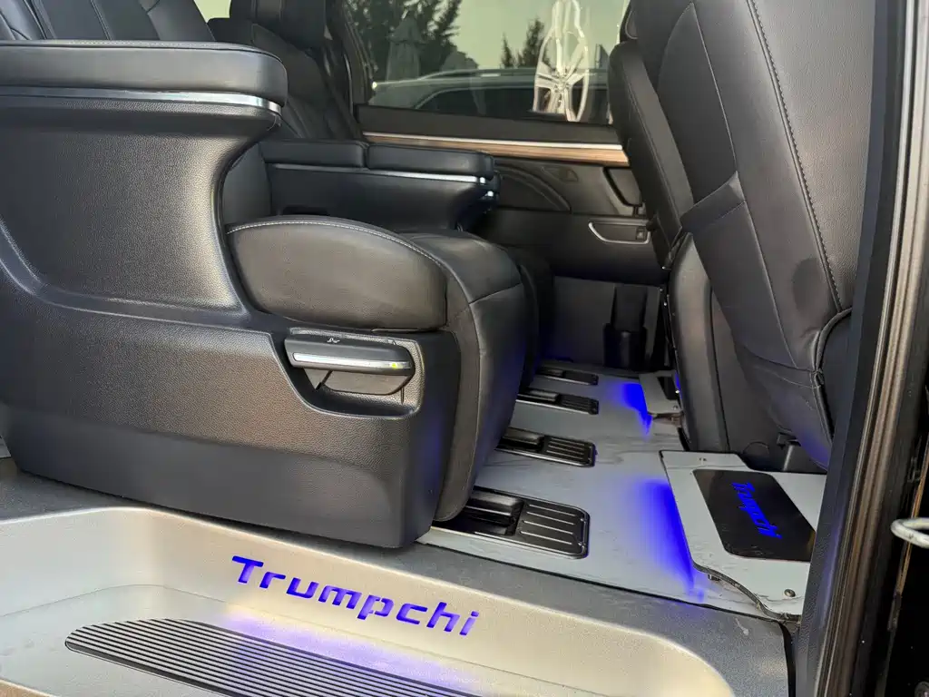 GAC Motor Trumpchi M8 — фото 17