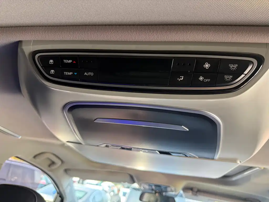 GAC Motor Trumpchi M8 — фото 19