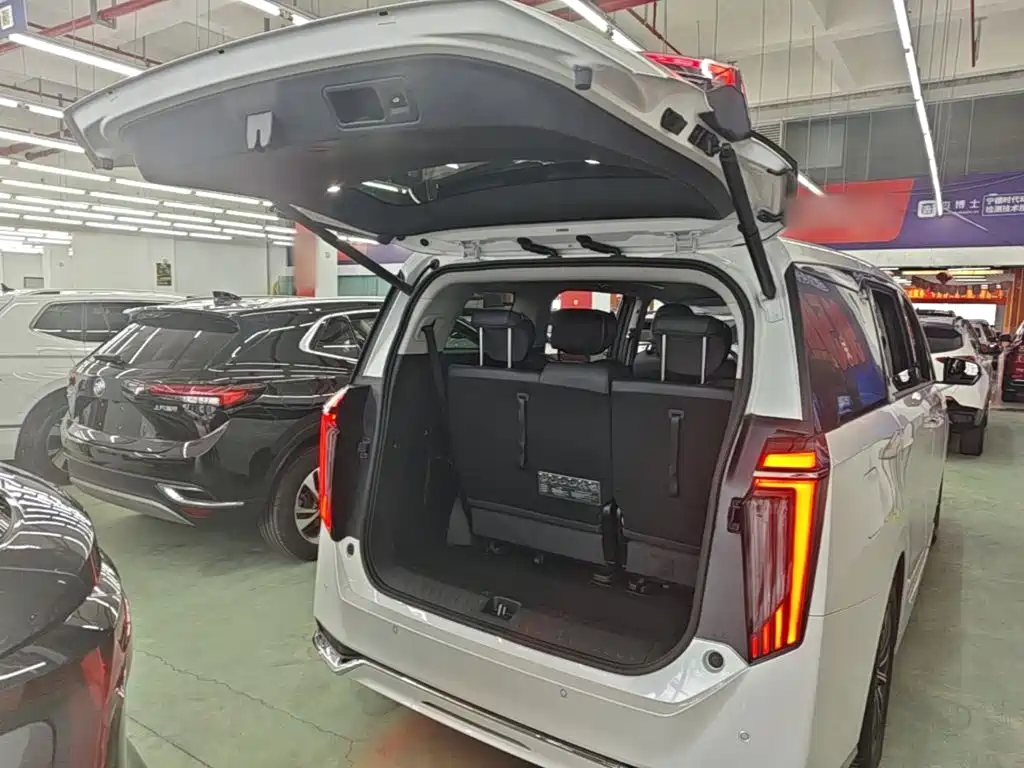 GAC Motor Trumpchi M8 — фото 18