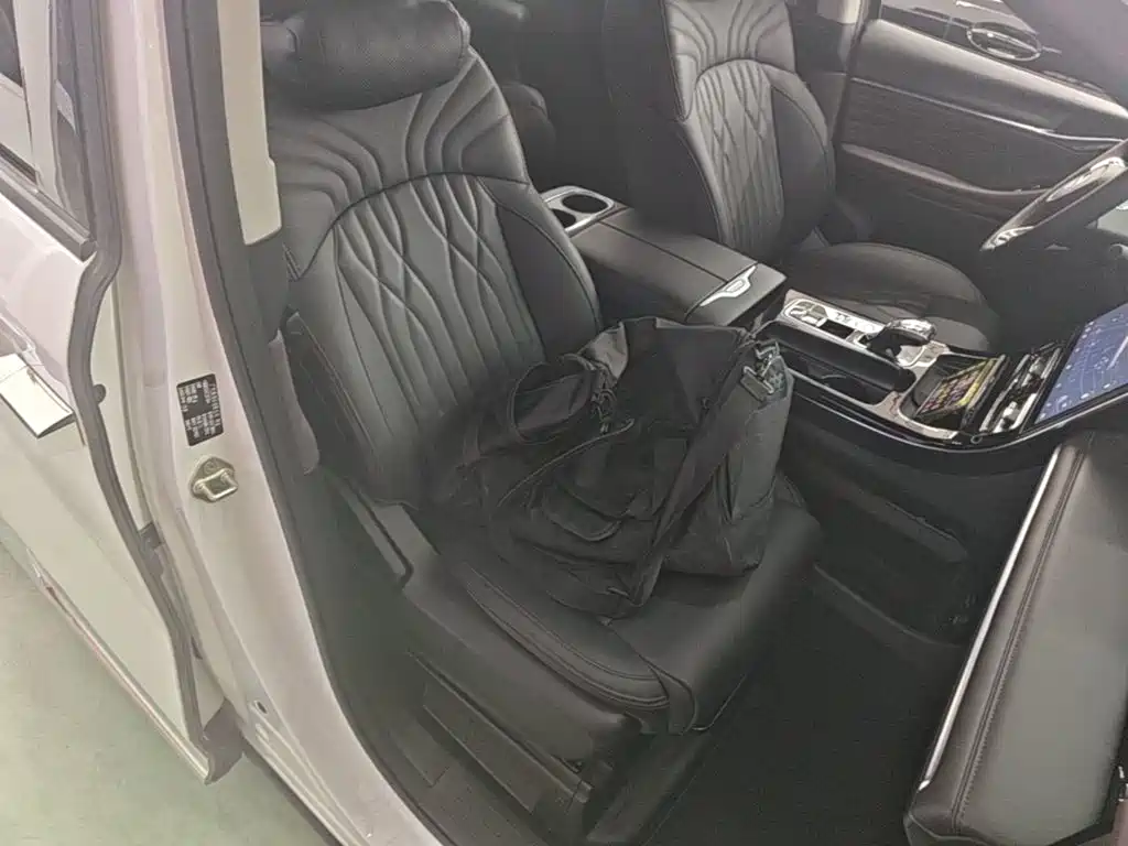 GAC Motor Trumpchi M8 — фото 24