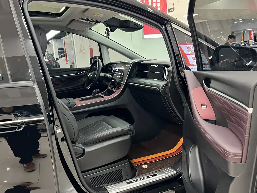 GAC Motor Trumpchi M8 — фото 9