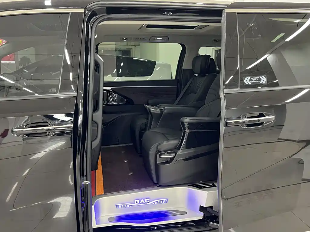 GAC Motor Trumpchi M8 — фото 10