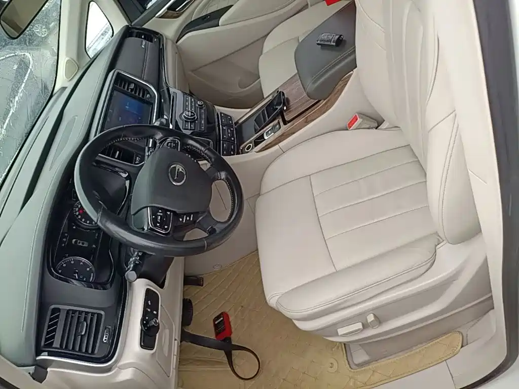 GAC Motor Trumpchi M8 — фото 14