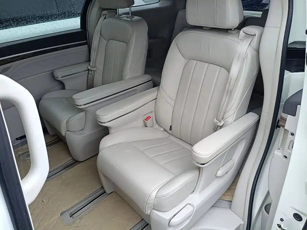 GAC Motor Trumpchi M8 — фото 16
