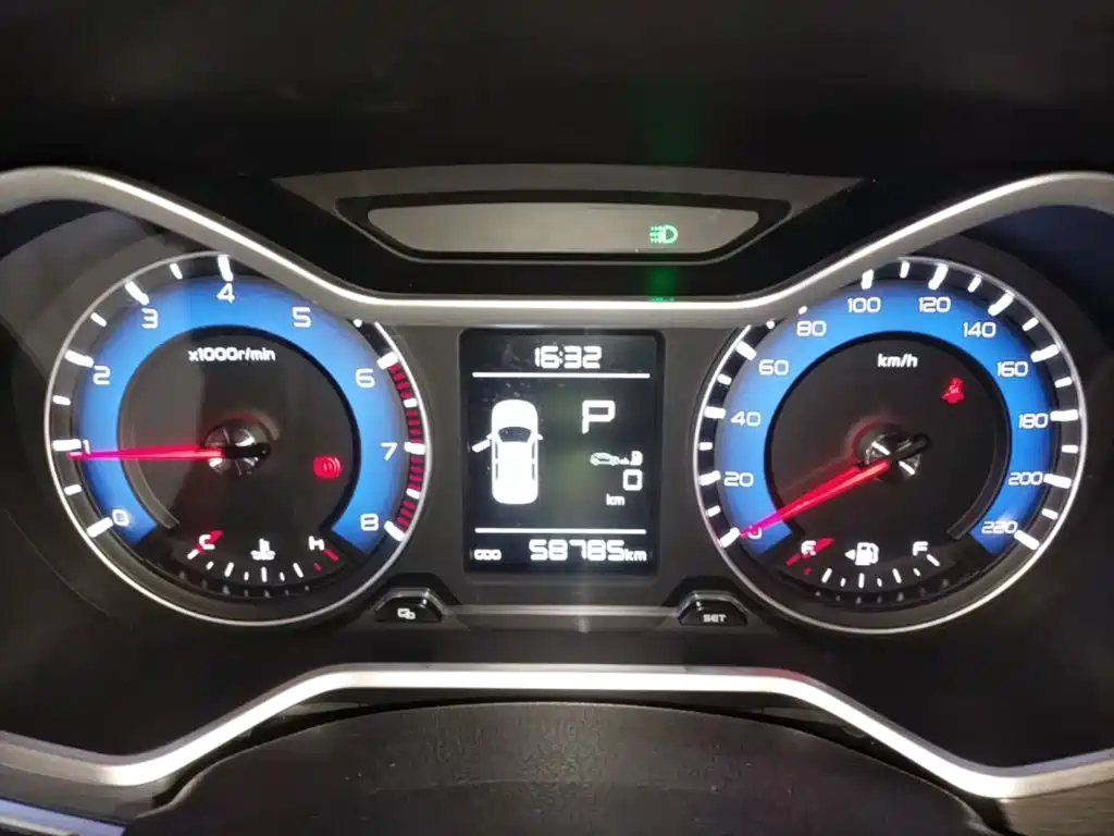 Geely Vision X3 — фото 11