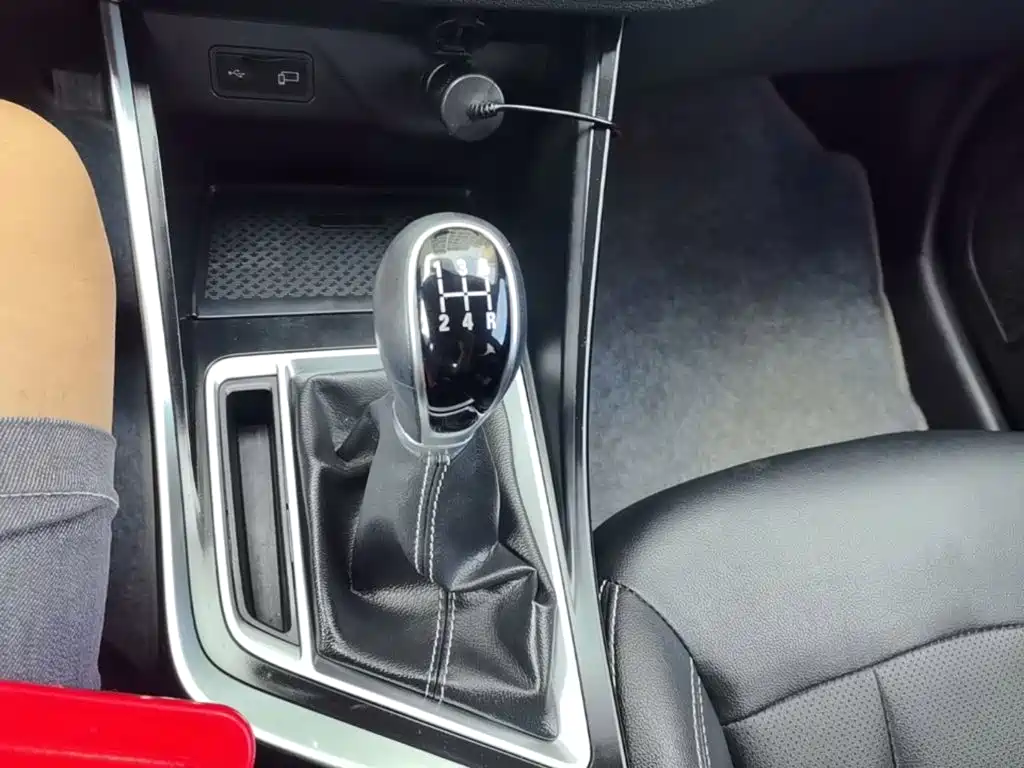 Geely Vision X3 — фото 13