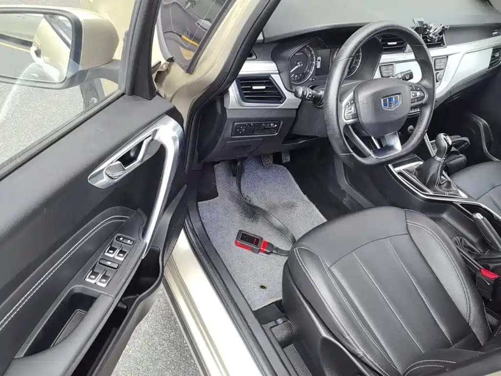 Geely Vision X3 — фото 15