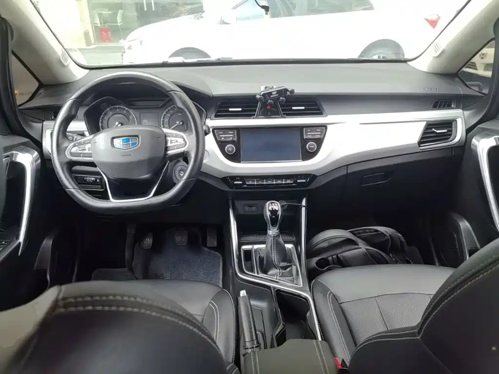 Geely Vision X3 — фото 9
