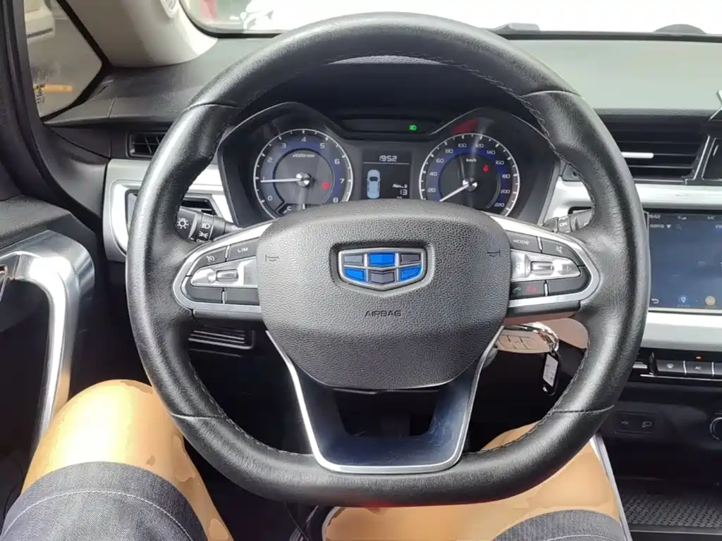 Geely Vision X3 — фото 10