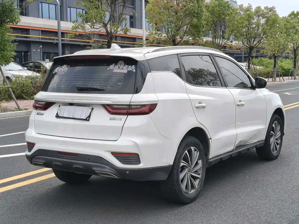 Geely Vision X6 — фото 9