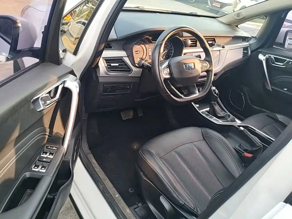 Geely Vision X3 — фото 15