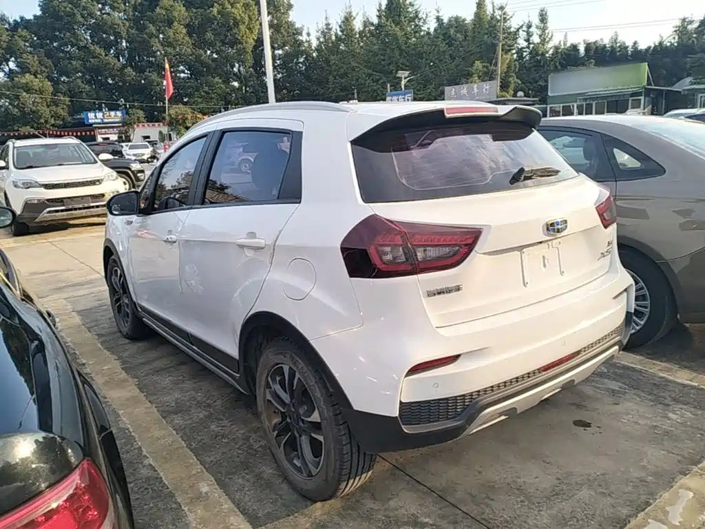Geely Vision X3 — фото 4