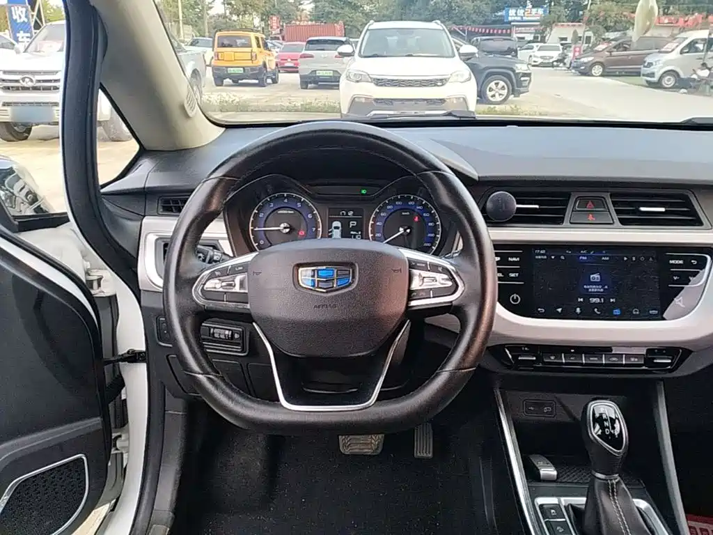 Geely Vision X3 — фото 10