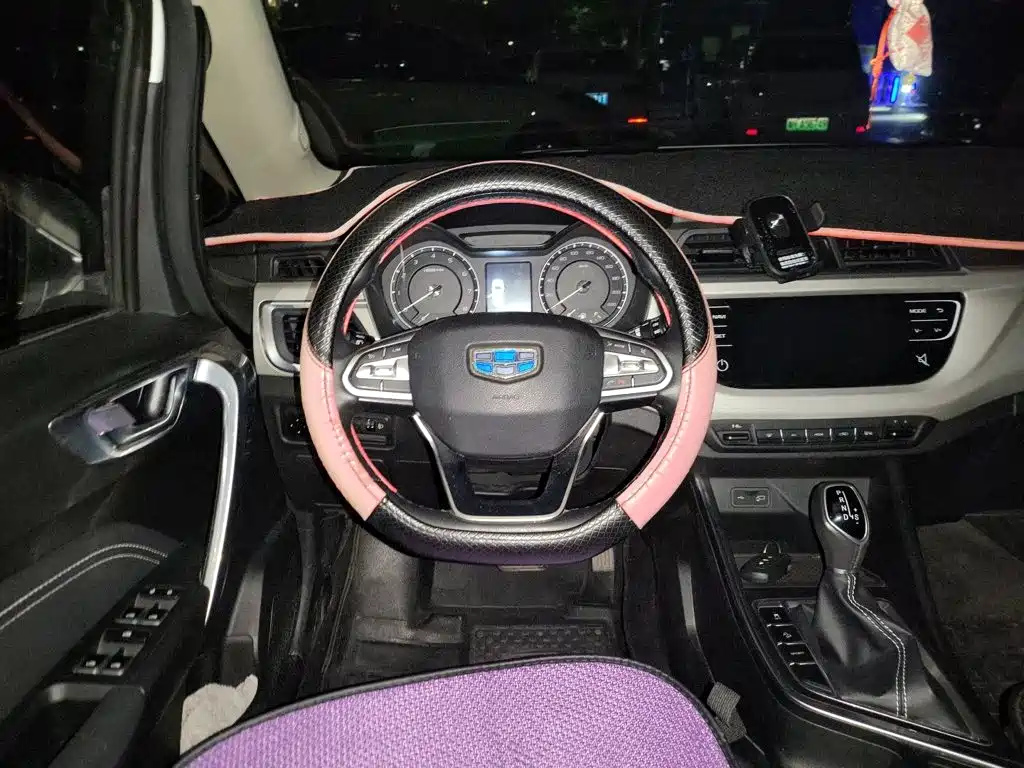 Geely Vision X3 — фото 11