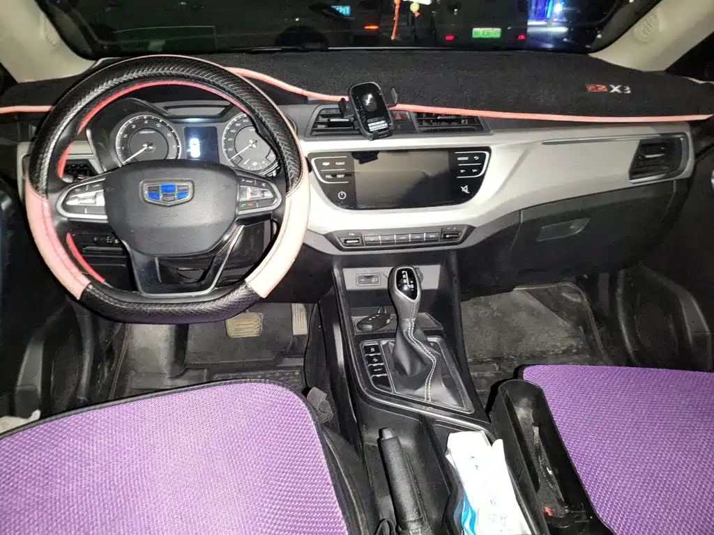 Geely Vision X3 — фото 10