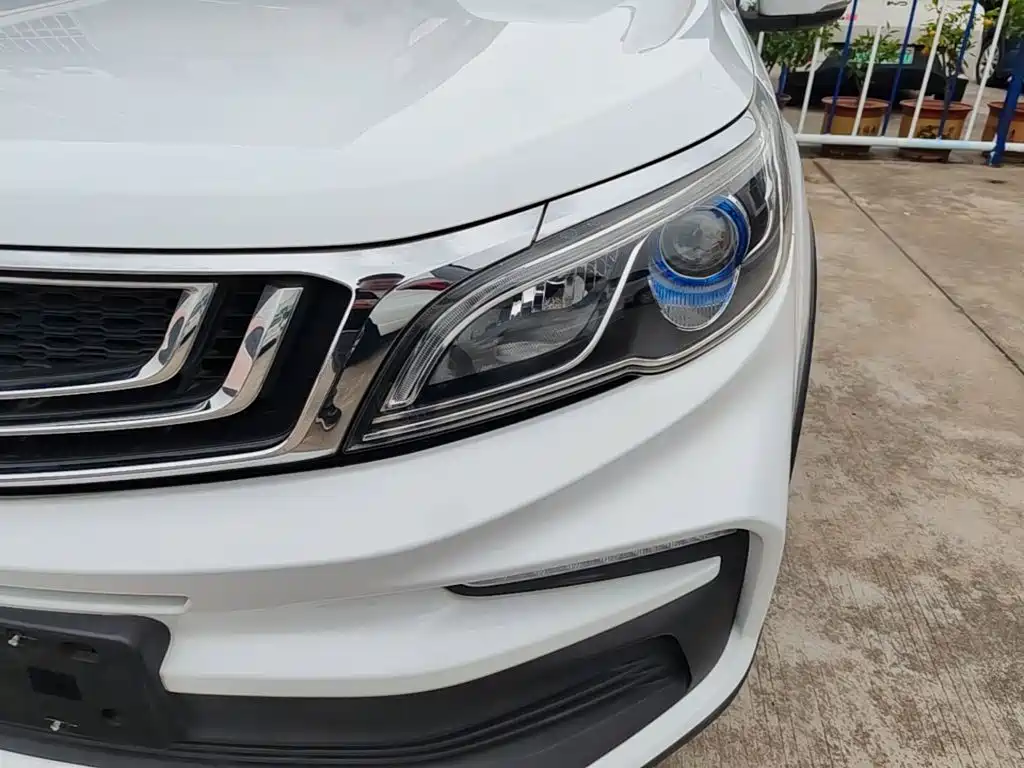 Geely Vision X3 — фото 23