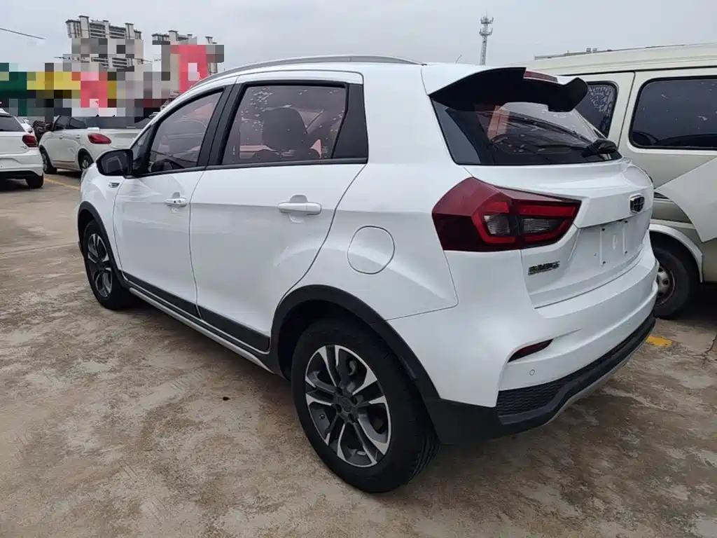 Geely Vision X3 — фото 4
