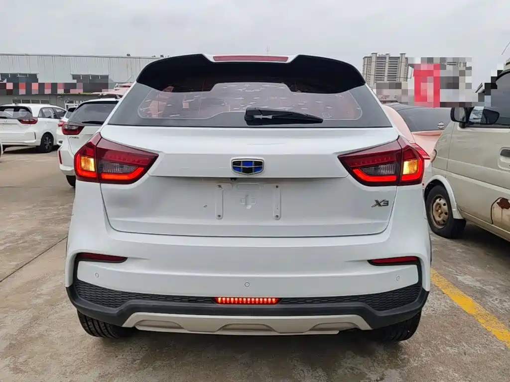 Geely Vision X3 — фото 5
