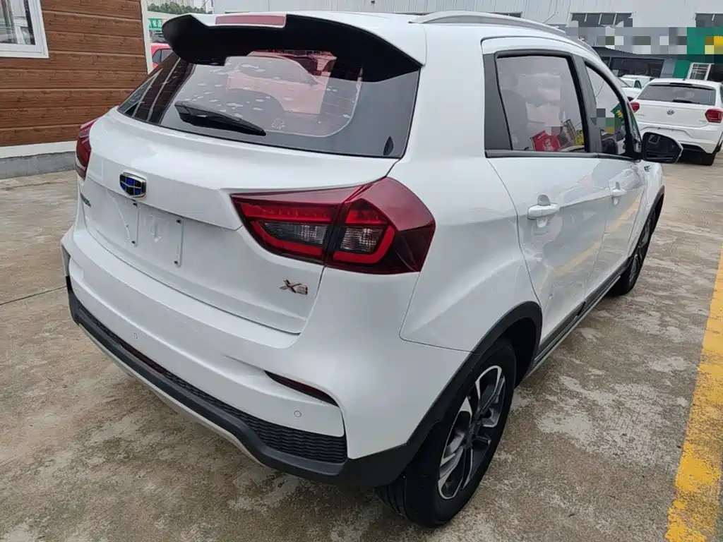 Geely Vision X3 — фото 6