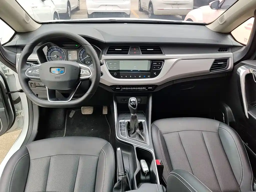 Geely Vision X3 — фото 9