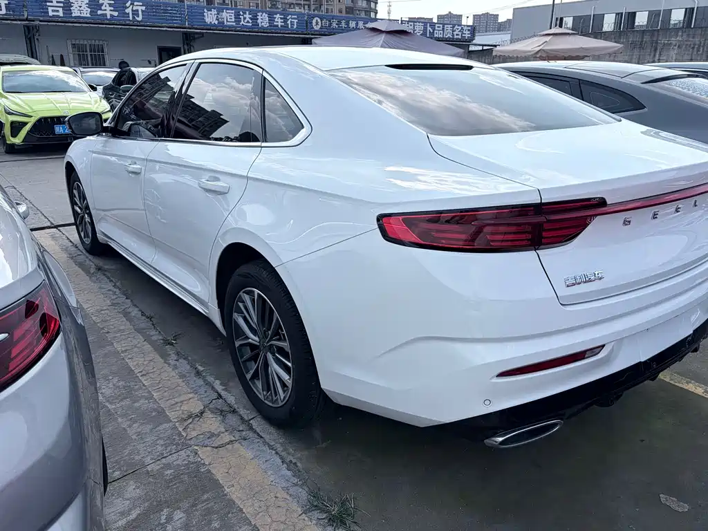 Geely Preface — фото 14