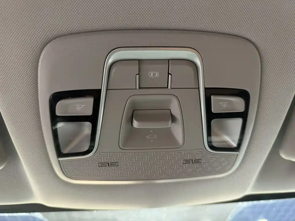 Geely Vision X6 — фото 15