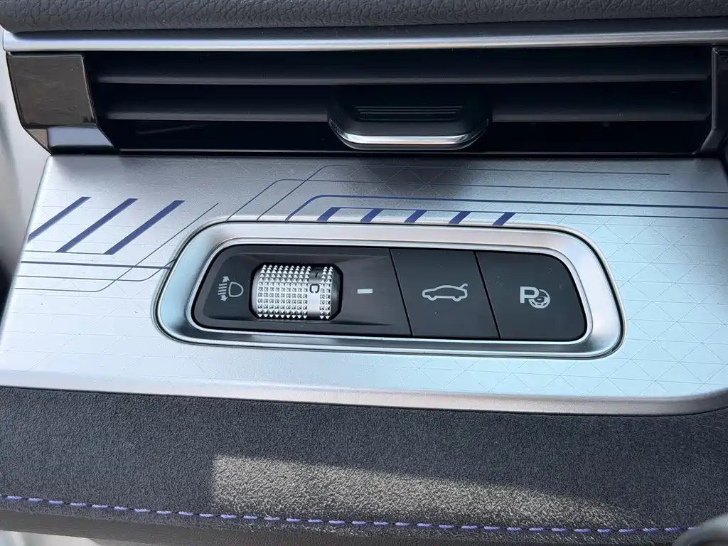 Geely Preface — фото 20