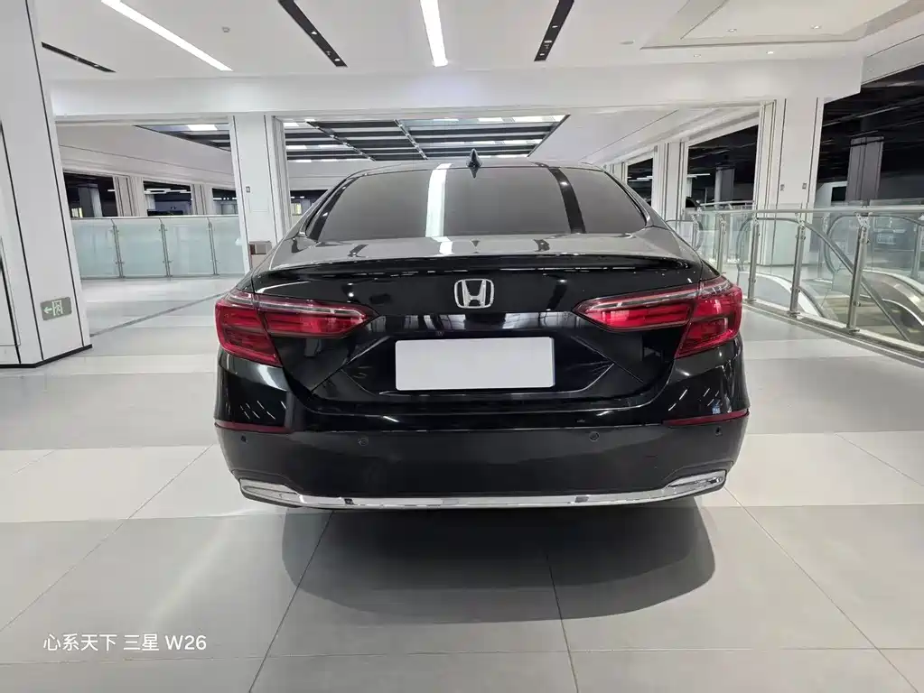 Honda Inspire — фото 11