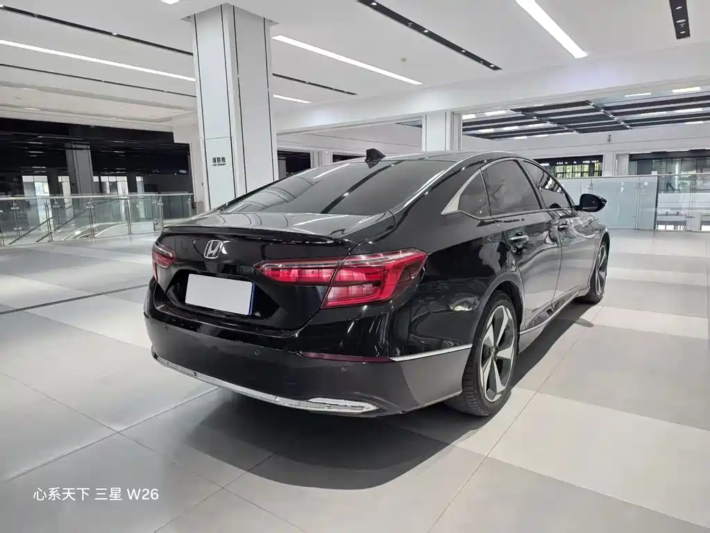Honda Inspire — фото 12
