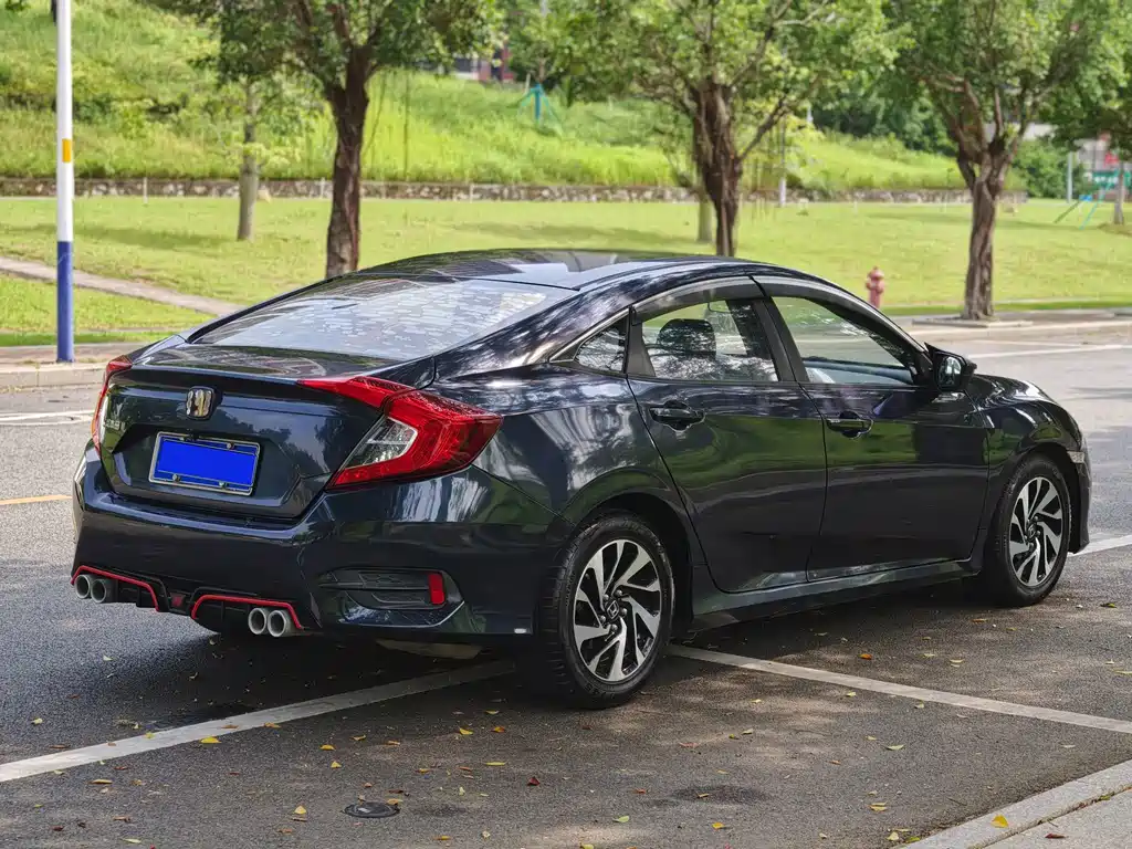 Honda Civic — фото 4