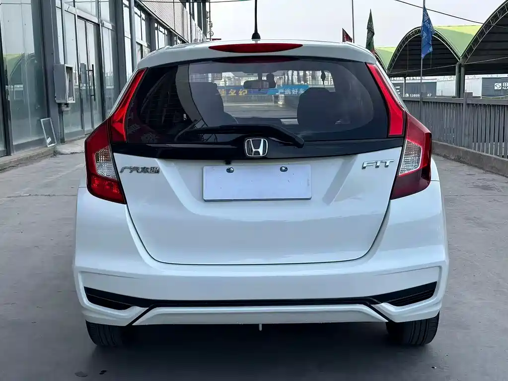 Honda Fit — фото 5