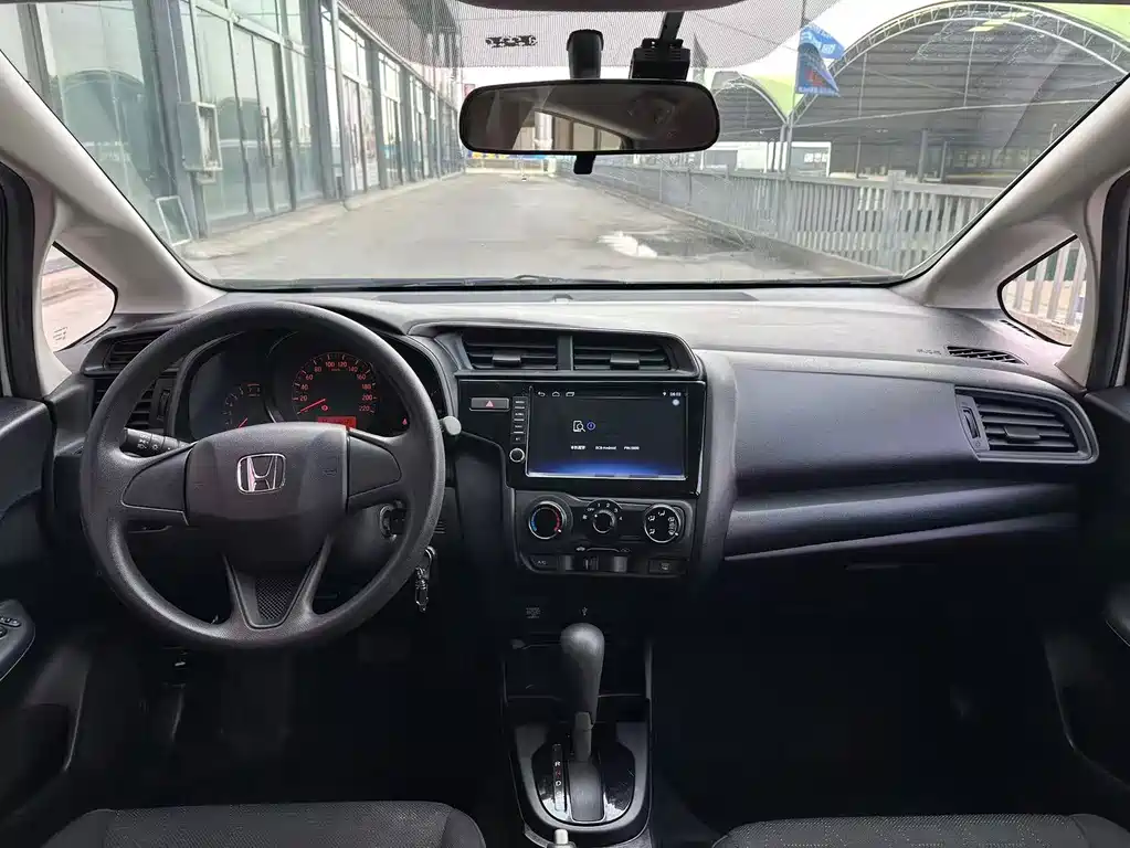 Honda Fit — фото 8
