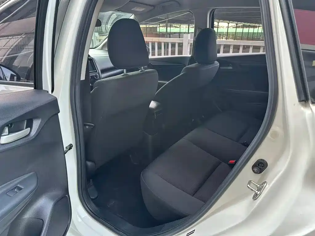 Honda Fit — фото 9