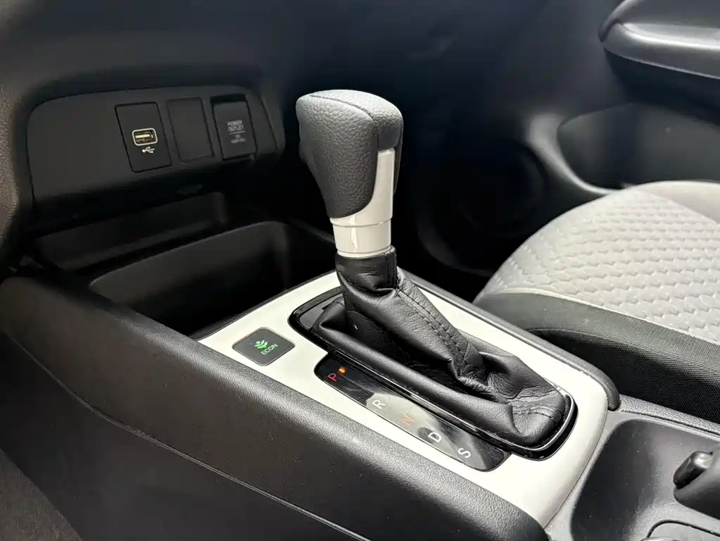 Honda Fit — фото 5