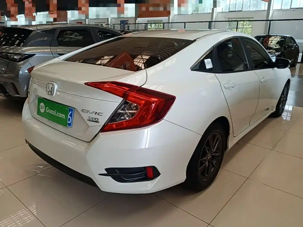 Honda Civic — фото 6